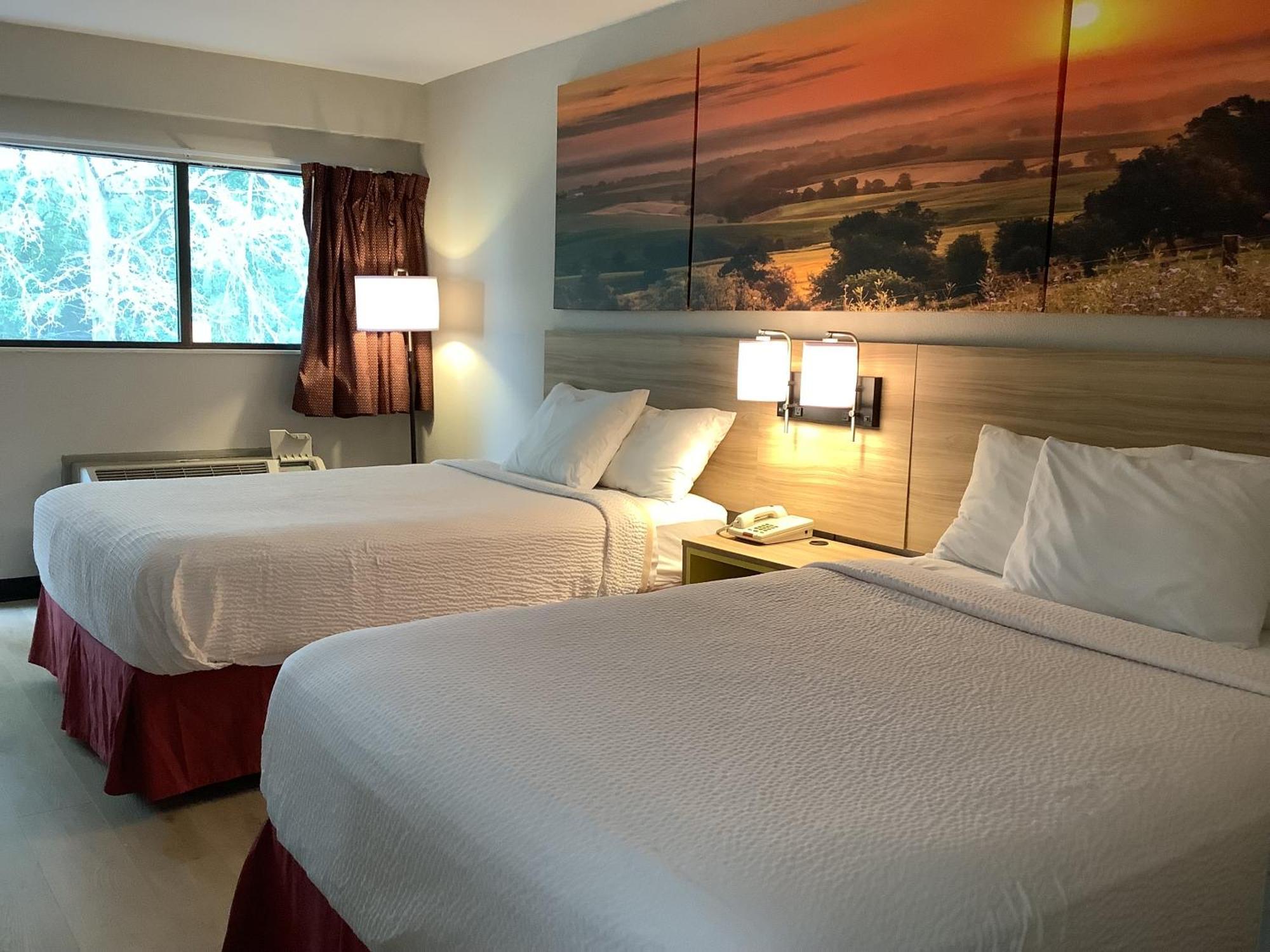 Days Inn By Wyndham Kingdom City Buitenkant foto
