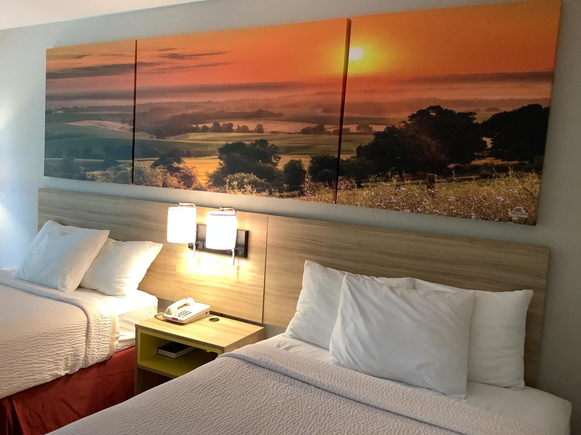 Days Inn By Wyndham Kingdom City Buitenkant foto