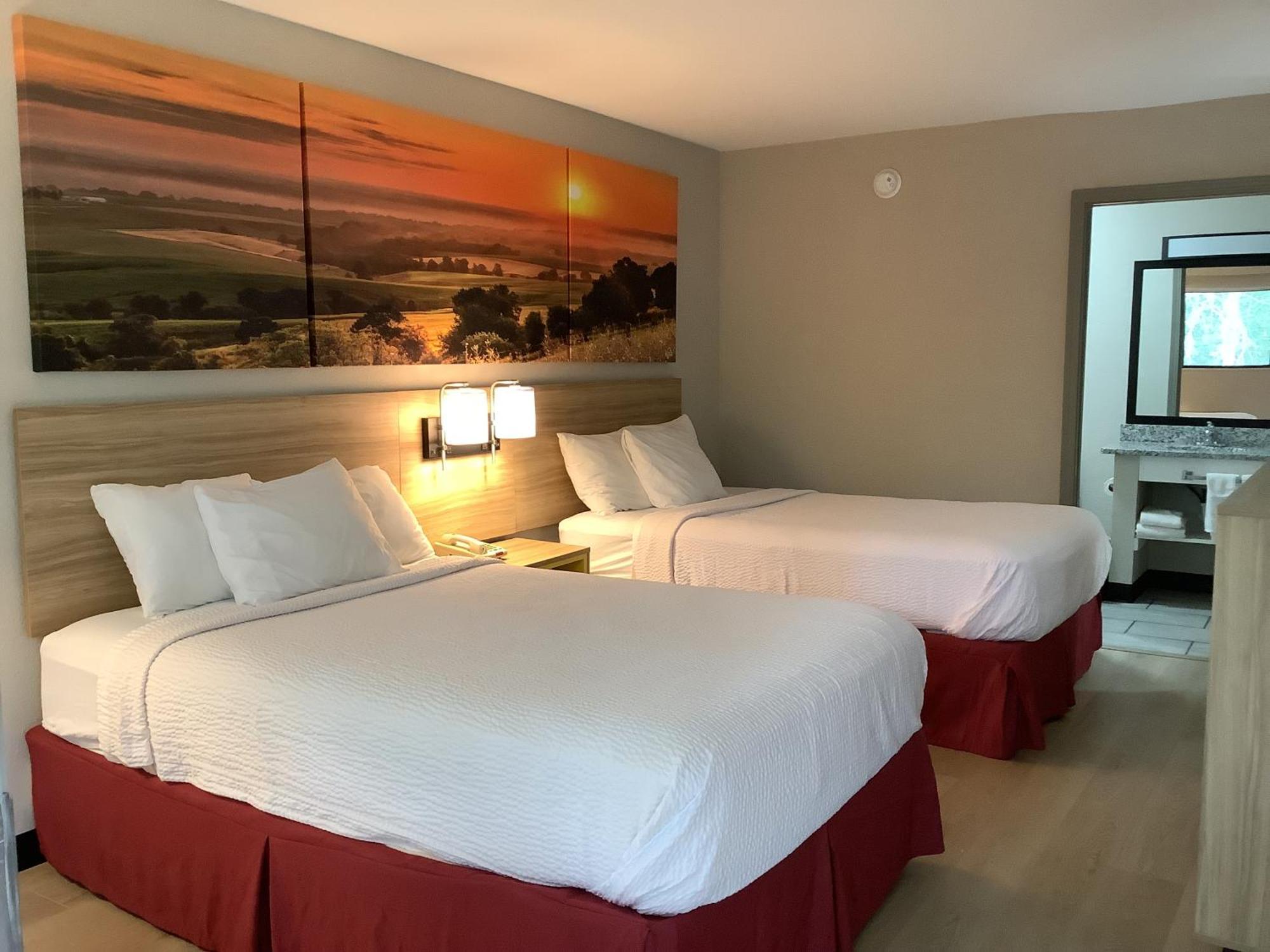 Days Inn By Wyndham Kingdom City Buitenkant foto