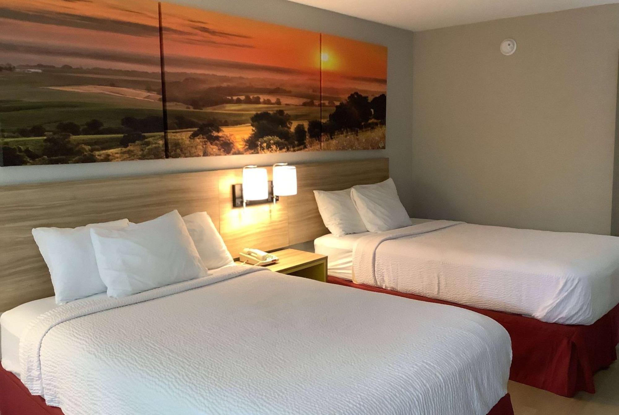 Days Inn By Wyndham Kingdom City Buitenkant foto