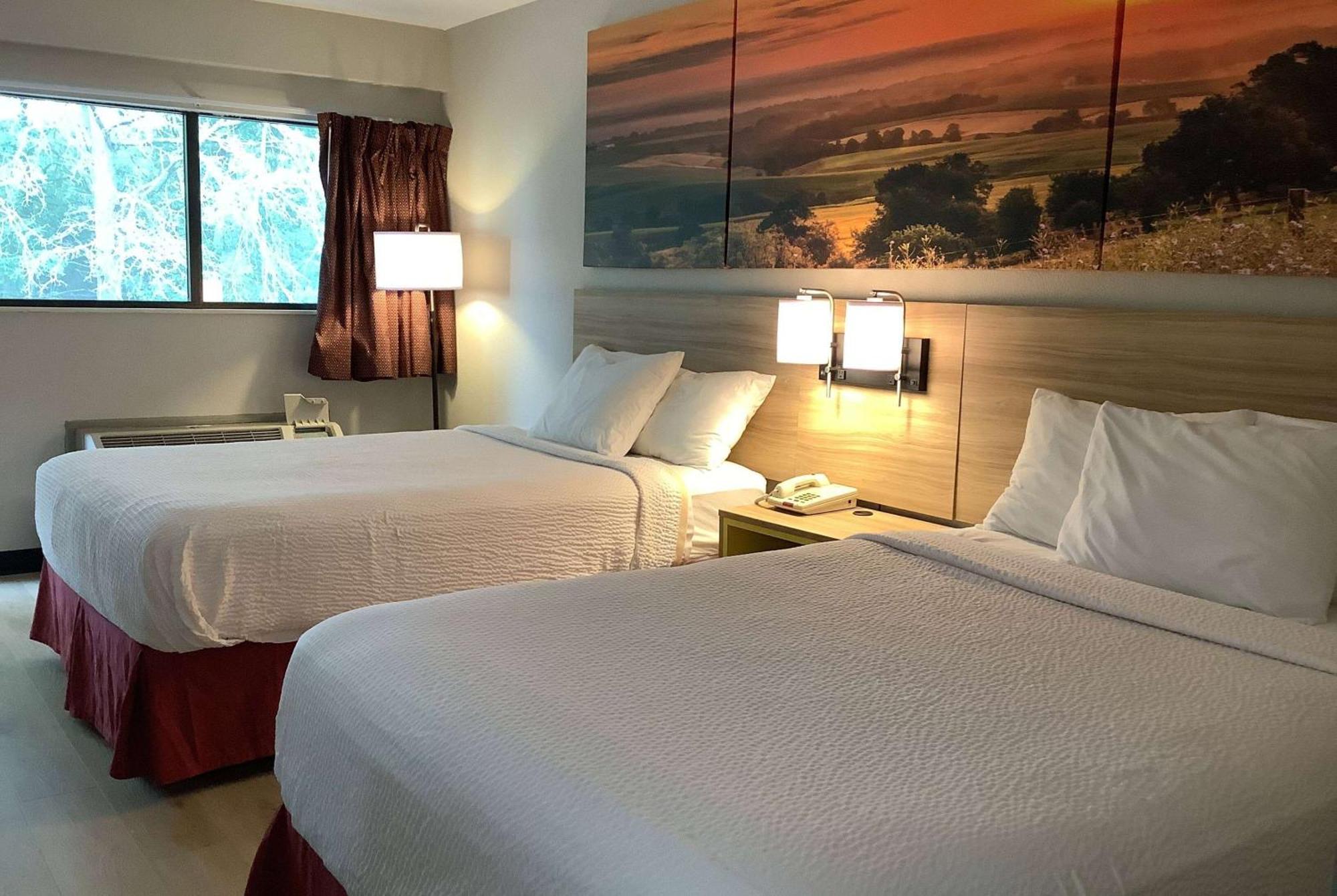 Days Inn By Wyndham Kingdom City Buitenkant foto
