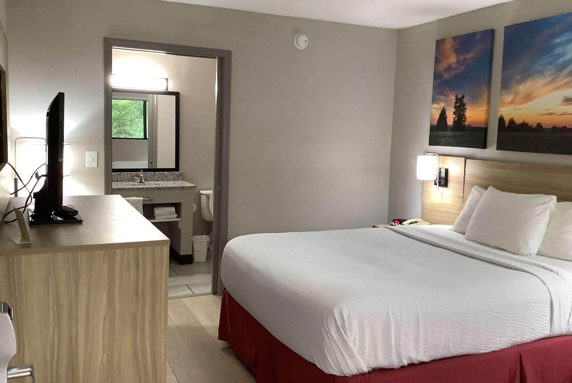 Days Inn By Wyndham Kingdom City Buitenkant foto