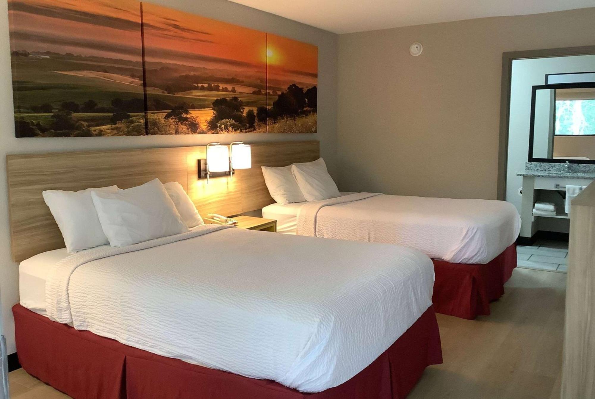 Days Inn By Wyndham Kingdom City Buitenkant foto