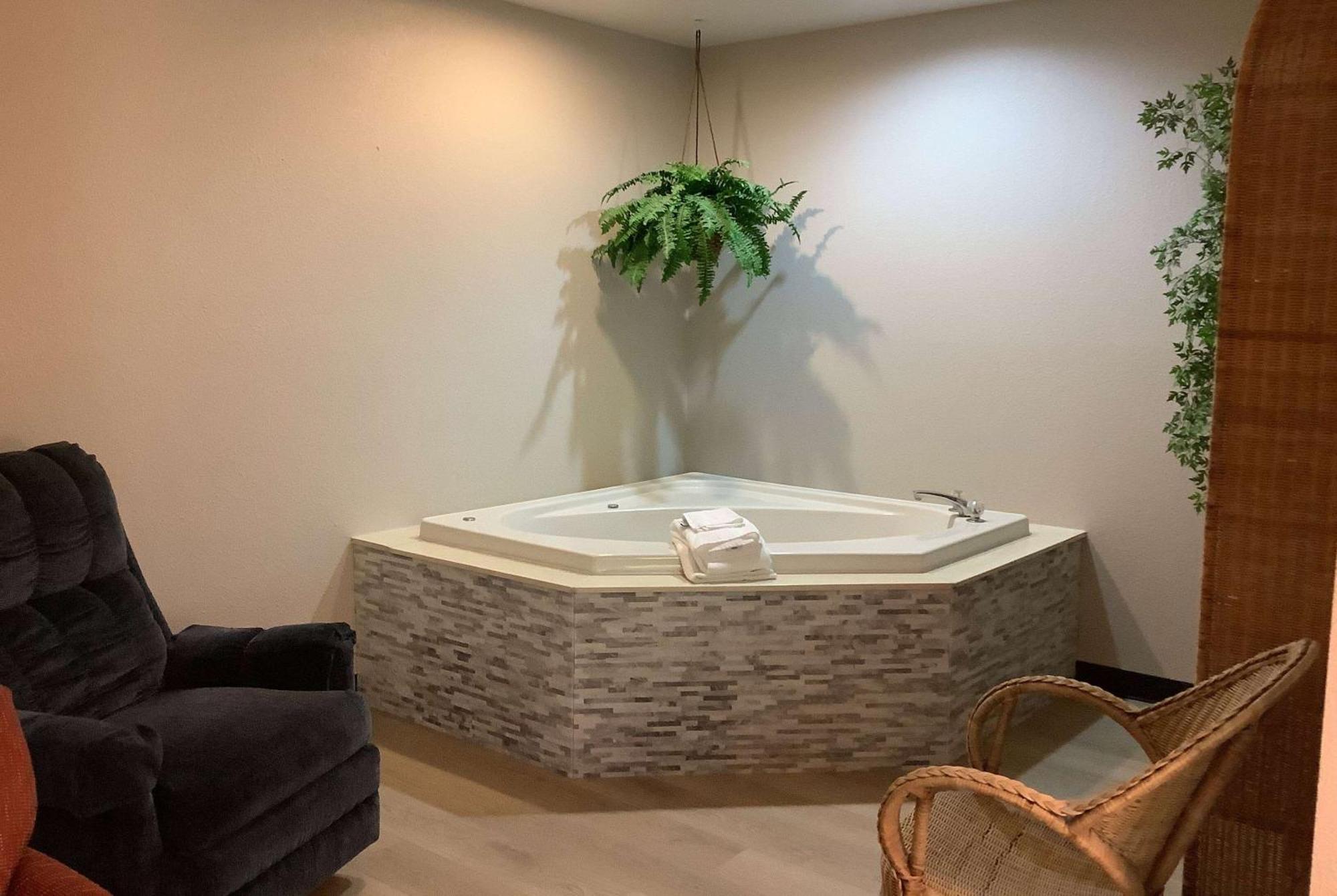 Days Inn By Wyndham Kingdom City Buitenkant foto